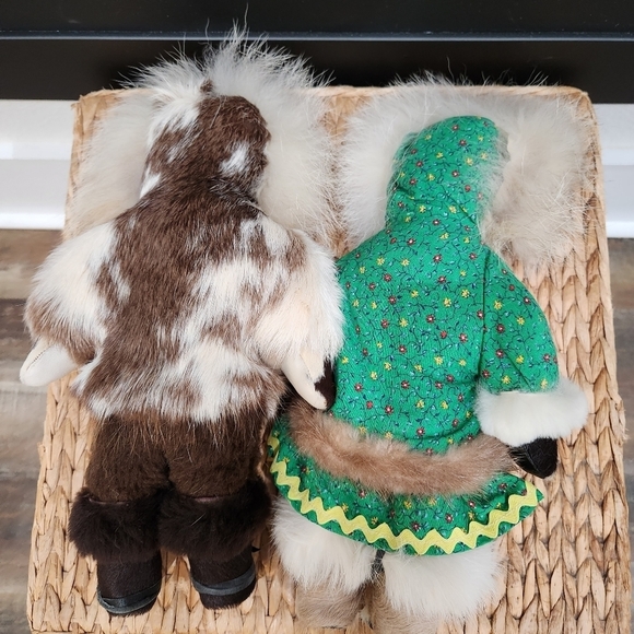 AUTHENTIC VINTAGE ALASKAN INUIT MAN & WOMAN HANDCRAFTED  DOLLS W/REAL FUR  12" - Picture 2 of 12